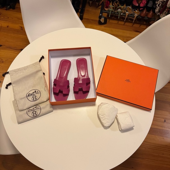 HERMES ORAN SANDALS, PINK POURPRE COLOR, SIZE 37.5 with BOX and DUSTBAGS - Picture 3 of 15